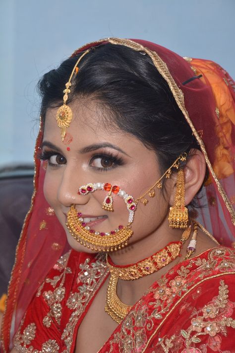 #garhwalibride #garhwalinath #garhwaliwedding #uttarakhandwedding #pahadibride #pahadiwedding #nathdesign #nath #bridenosepin Garhwali Culture, Garhwali Nath, Facial Jewelry, Nath Bridal, Gold Nath, Large Nose, Maggi Recipes, Curvy Girl Outfits Summer, Nath Nose Ring