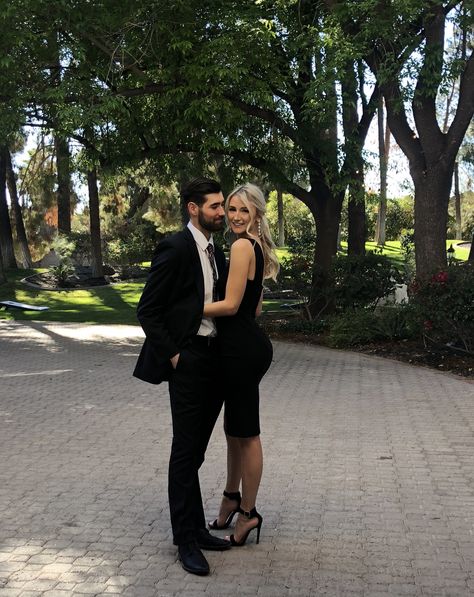 Cute Couple Pics Wedding Guest, Cute Couple Pics Wedding, Wedding Guest Date Poses, Well Dressed Couple, Wedding Guest Photo Ideas Couple, Wedding Guest Instagram Photos, Wedding Guest Couple Poses, Wedding Guest Pictures Couple, Wedding Guest Pictures