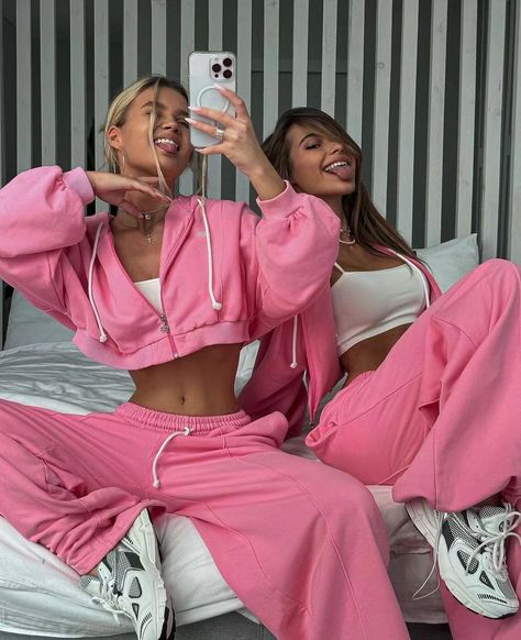 Kawaii Barbie, Pink Two Piece Set, Loose Suit, Hip Hop Trousers, Pink Two Piece, Chill Outfits, Top And Pants Set, Foto Ideas Instagram, Spring Women