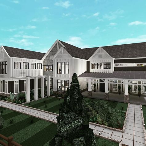 Farmhouse Mansion Exterior, Bloxburg House Modern, Mansion Images, Realistic Bloxburg House Exterior, Bloxburg Suburban, Suburban Mansion, Farmhouse Mansion, Build Bloxburg, Modern Farmhouse Layout