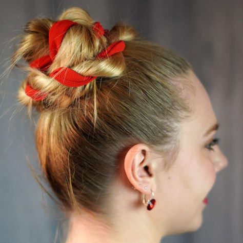 This high twisted bun with ribbon is the perfect way to make your everyday bun look different. A great day to night look ready in 5 minutes! Ribbon In Bun Hairstyles, Twisted High Bun, Bun With Ribbon Hairstyles, Bun With Ribbon, Bun Look, Twisted Bun, Super Easy Hairstyles, Top Knot Bun, Knot Bun