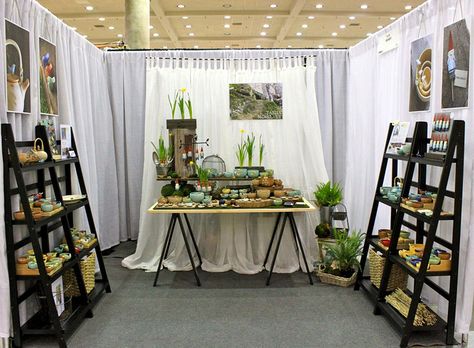 I'm a big fan of Tasha McKelvey's adorable pottery.  And now I'm a fan of her show display, using folding ladder shelves.  Very portable!  (tashamck on Flickr) Booth Set Up Ideas, Craft Table Display, Art Fair Display, Necklace Rack, Set Up Ideas, Vendor Booth Display, Craft Show Booths, Pottery Display, Craft Show Booth