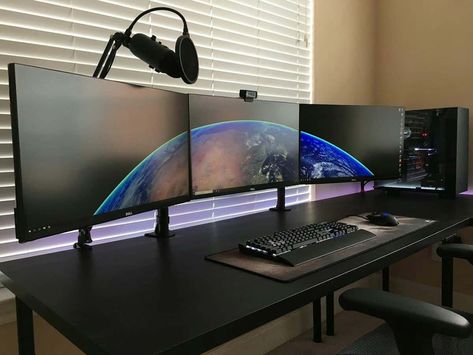 What do you think of this triple monitor setup? ... Home Office Dark, Simple Computer Desk, Computer Desk Setup, Computer Set, Desk Setups, Pc Gaming Setup, Custom Computer, Desktop Setup, Dual Monitor