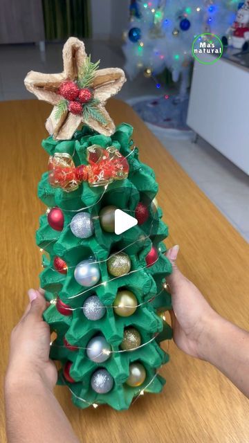 Egg Carton Art, Teachers Classroom, Egg Carton Crafts, Paper Craft Diy Projects, Christmas Things, Art Teachers, Egg Carton, Creative Video, Cardboard Crafts