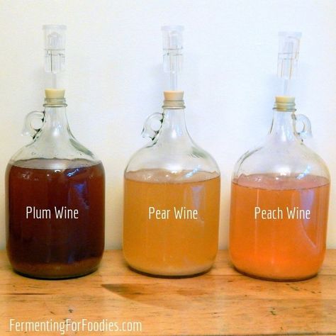 Pear Wine, Wine Making Recipes, Homemade Wine Recipes, Homemade Cider, Apple Wine, Peach Wine, Making Wine, Homemade Liquor, Homemade Beer