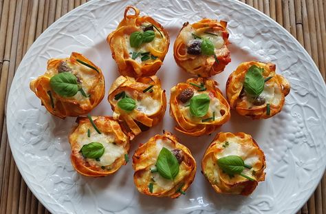 Tagliatelle pasta muffin nests Different Pasta Sauces, Pasta Nests, Tagliatelle Pasta, Vegetarian Pasta Recipes, Delicious Appetizer Recipes, Best Italian Recipes, Pasta Sauces, Vegetarian Pasta, Perfect Pasta