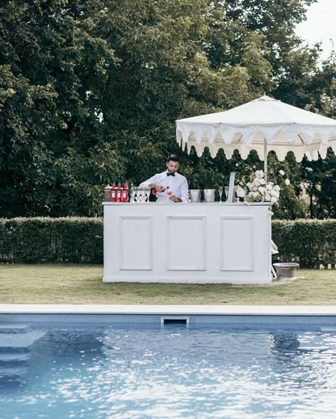 Poolside 🌿 #somerleys #canapés #poolside #weddingday #gardenpartywedding | Instagram Cocktail Reception Layout, Wedding Recovery, Hamptons Party, Poolside Wedding, Pool Cocktails, Unique Decor Ideas, Backyard Engagement Parties, Cocktail Hour Decor, Wedding Pool Party