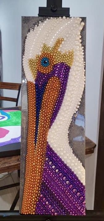 Mardi Gras Bead Art Mosaics, Mardi Gras Bead Mosaic, Mardi Gras House Float, Thistle Quilt Pattern, Colorful Art Ideas, Thistle Quilt, Mardi Gras Bead Art, Mardi Gras Kid, Mardi Grad