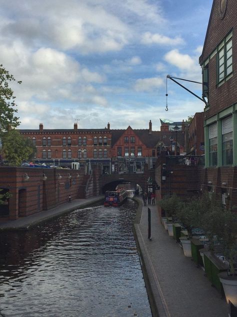 Birmingham Canal, London England Travel, Bangalore City, Birmingham City Centre, England Aesthetic, England Map, University Of Birmingham, Ac Hotel, Travel Hack