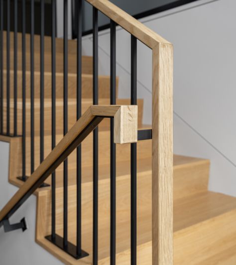 Wooden Railings For Stairs Modern, Modern Balustrade, Vertical Stair Railing, Cheap Stair Railing Ideas, Contemporary Stair Railing, Modern Cabin Stair Railing, Railing Tangga, Wood And Metal Stair Railing Farmhouse, Wood Railing Metal Spindles