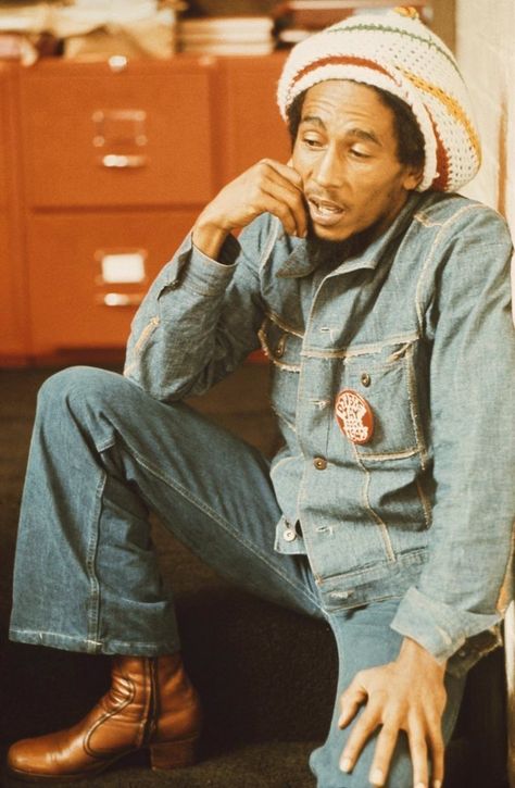 Image Bob Marley, Marley Family, Bob Marley Legend, Bob Marley Pictures, Reggae Bob Marley, Robert Nesta, Nesta Marley, Reggae Style, Canadian Tuxedo