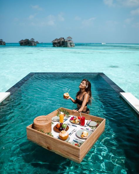 Floating Breakfast, Honeymoon Photography, Maldives Vacation, Inspo Pictures, Infinity Pools, Breakfast Photo, Surviving In The Wild, Honeymoon Planning, Maldives Island