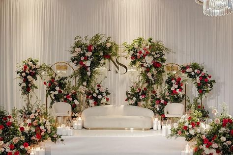 A lush and elegant floral backdrop we curated for our couple 💕 Styling, decor, flowers and set up by @museweddingsandevents Candles by @rosewood.candles Venue @miramaregardens Photography by @ngcreativestudio Cake by @sugarimpressioncakes Wedding Floral Photo Backdrop, Pelamin Akad Nikah, Floral Stage Decor, Event Entrance Decor, Outdoor Wedding Backdrop, Nikkah Decor, Pineapple Cupcake, Outdoor Wedding Backdrops, Chinese Wedding Decor