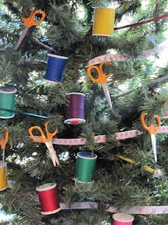 Sewing Christmas Tree, Room Christmas Tree, Unusual Christmas Trees, Sewn Christmas Ornaments, Sewing Christmas, Craft Sewing Room, Sewing Craft Room, Sewing Room Decor, Festival Of Trees