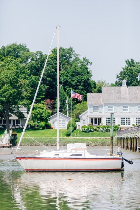 Connecticut House Aesthetic, Connecticut Lake House, New England Coastal Town Aesthetic, Maine Coastal Towns, Day Trip To Nyc, Light Houses On East Coast, Fairfield Connecticut, New England Aesthetic, England Lifestyle