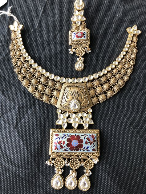 Beautiful Antique Jewellery with bikaneri enamel work Bikaneri Jewellery Gold, Bikaneri Jewellery, Rajwada Jewellery, Gujrati Wedding, Antique Choker, Wedding Jewelry Sets Bridal Jewellery, Kundan Jewellery Bridal, Kundan Jewellery Set, Antique Necklaces Design