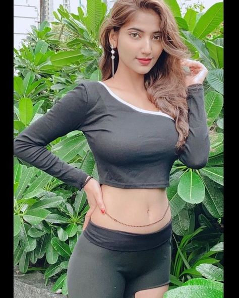 Her kisi se ho jaye mazboori thodi hai , Aur jise hum chahe wo bhi hamain chahe ye zaruri thodi hai ♥️♥️♥️ Angel Rai, Actress Hairstyles, Actress Photos, Stylish Girl, Bollywood Actress, Beautiful Dresses, Most Beautiful, Angel