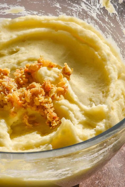 Garlic Mash, Yorkshire Pudding Recipes, Garlic Chips, Creamy Mash, Lactose Free Milk, Pickled Garlic, Onion Gravy, Garlic Mashed Potatoes, Vegan Sausage