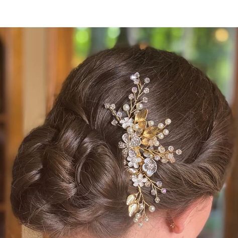 Textured Updo, Hairstyle Bridesmaid, Bridal Hairstyle Indian, Hairstyle Indian Wedding, Hairstyle Indian, Bridal Hairstyle Indian Wedding, Updo Styles, Beauty Therapy, Bridal Hairstyle