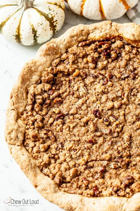 Streusel Pumpkin Pie Recipe. Flaky butter crust, velvety filling, crunchy topping. #pumpkinpie #pumpkinrecipe #pierecipe Streusel Pumpkin Pie, Apple Pie With Crumb Topping, Pumpkin French Toast Casserole, Gluten Free Apple Pie, Banana Cream Pie Recipe, Gluten Free Apple, Gluten Free Pie Crust, Pumpkin French Toast, Classic Apple Pie