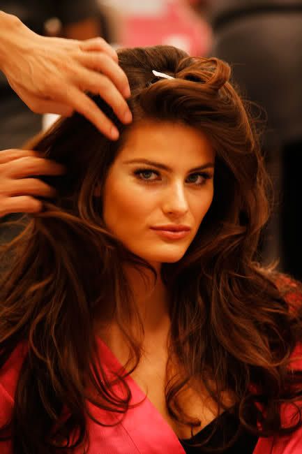 isabella fontana Isabeli Fontana, Model Look, Modeling Career, Alessandra Ambrosio, Beauty Icons, Art Model, Just Girl Things, Beautiful Hair, You Never