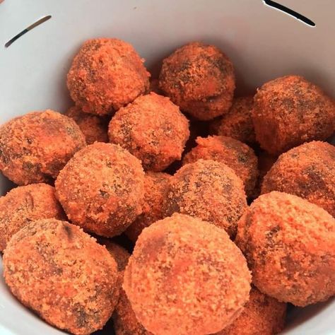 Choco Butternut Munchkins, Butternut Munchkins, Choco Butternut, Business Wallpaper, Cute Snacks, Bread And Pastries, Filipino Recipes, Food Cravings, Food Ideas