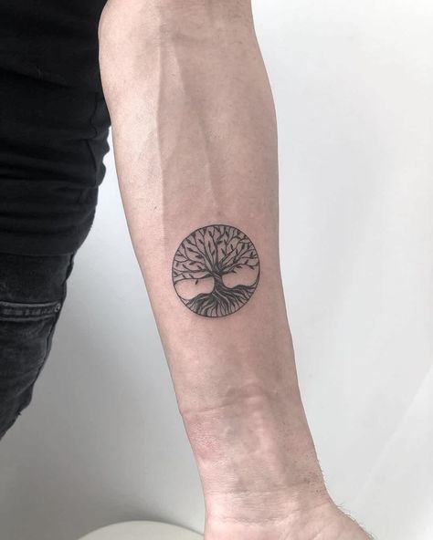 Symbolism Tattoo, Tattoo Trees, Tree Of Life Tattoos, Irish Tattoos, Circle Tattoo, Celtic Tattoo, Tree Tattoo Designs, Geniale Tattoos, Tree Of Life Tattoo