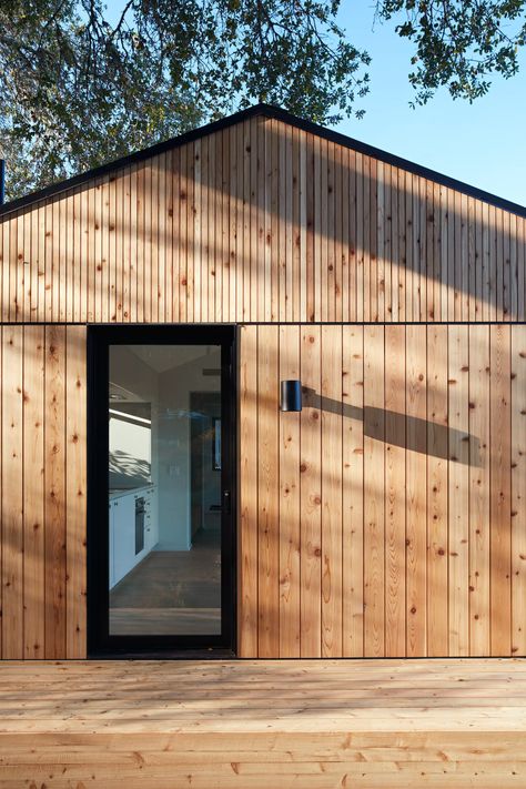 Photo 5 of 6 in Wrapped in Cedar, the Dwell House Showcases the Texture and Beauty of Natural Wood - Dwell Cedar Cladding House, Cedar House Siding, Cedar Siding Exterior, Wood Siding House, Modern Wood House, Wood Cladding Exterior, Small Modern Cabin, Lake House Furniture, Wood Siding Exterior