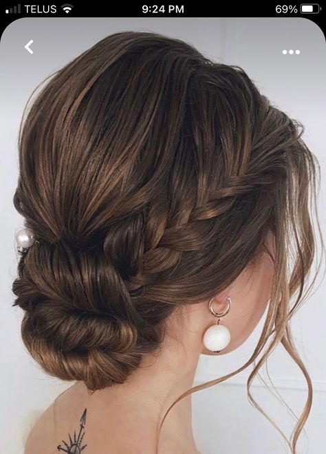 Updos For Medium Length Hair, Peinados Fáciles Para Cabello Corto, Braided Hairstyles Updo, Elegant Updo, Braided Updo, Bride Makeup, Life Tips, Beauty And Lifestyle, Elegant Hairstyles