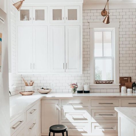 White Shaker Drawers with Long Nickel Pulls - Soul & Lane Kitchen Cabinets With White Countertops, White Kitchen Peninsula, White Kitchen Drawers, White Herringbone Tile Backsplash, Cabinets With White Countertops, L Shaped Kitchen Cabinets, Grey Marble Kitchen, White Subway Tile Kitchen, White Herringbone Tile