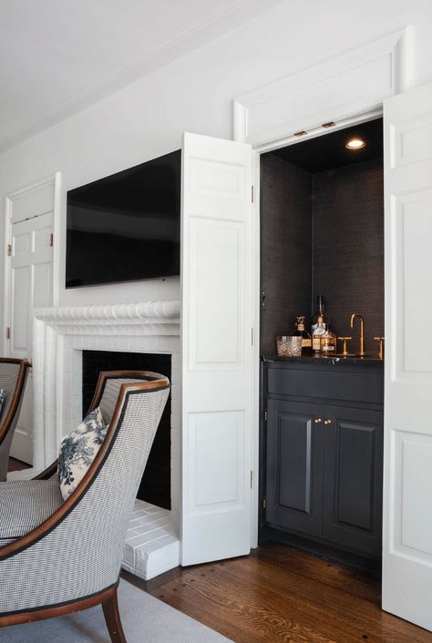 Hidden Bar Ideas For Home, Wet Bar Ideas In Living Room, Built In Bar In Living Room, Small Wet Bar, Bar In Living Room, Built In Wet Bar, Home Wet Bar, Closet Bar, Hidden Bar