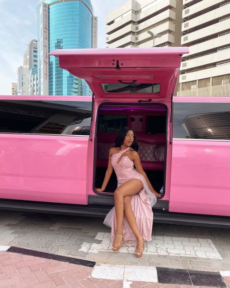 Carpet Photoshoot, Bus Photoshoot, Pink Limo, Brand Trip, Limo Party, Famous Lifestyle, Pink Cars, Barbie Car, Black Audi