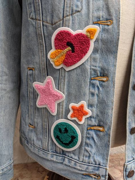 Chenille Patch Ideas, Jacket Patches Ideas, Punch Needle Patch, Embroidered Patches Diy, Painted Suitcase, Handmade Patches, Embroidered Patch Diy, Chenille Patches, Handmade Patch