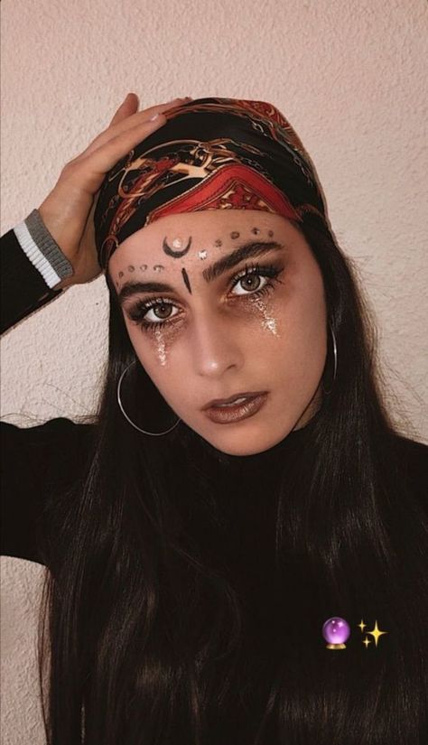 Halloween Makeup Ideas For Women, Pirate Makeup, Karneval Diy, Fortune Teller Costume, Halloween Makeup Ideas, Halloween Makeup Inspiration, Homemade Costumes, Halloween Costumes Friends, Halloween Costume Outfits