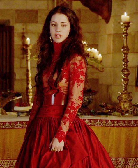 "Reign"-Red dress Mary Queen Of Scots Reign Dresses, Reign Outfits, Reign Tv Show, Marie Stuart, Reign Mary, Reign Fashion, Reign Dresses, Mary Dress, Mary Stuart