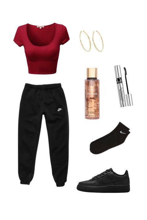 Outfit Inspo With Black Sweatpants, Outfit Ideas Sweatpants Black, Outfits With Black Nike Sweatpants, Black Nike Sweatpants Outfits School, Latina Sweatpants Outfit, Cute Black Sweatpants Outfit, Outfit With Black Sweatpants, Black Sweatpants Outfit For School, How To Style Black Sweatpants