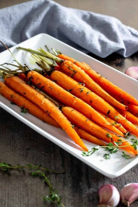 Honey Garlic Roasted Carrots, Garlic Roasted Carrots, Butter Roasted Carrots, Honey Carrots, Roasted Carrots Recipe, Butter Carrots, Honey Roasted Carrots, Carrots Recipe, Butter Honey