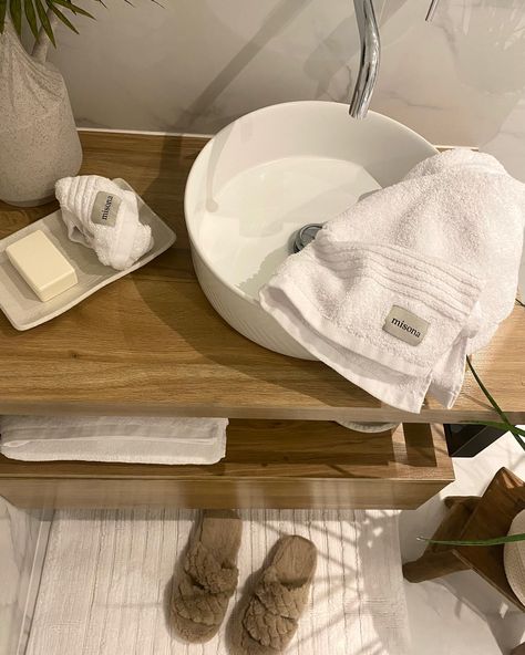 The ultimate neutral bathroom!🤎We’re obsessed with @n.a_homeinterior bathroom and how perfectly our organic cotton towels elevate the space! It’s all in the small details🛁🌿 #explore #bathroom #bath #beautifulbathrooms #homedecor #bathroominspiration #bathroomgoals #homeinspo Neutral Bathroom, Bathroom Goals, Bathroom Bath, July 17, Small Details, Beautiful Bathrooms, Small Detail, Bathroom Inspiration, Cotton Towels