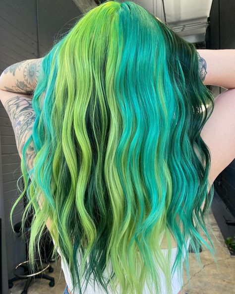 Vivid Hair Color Placement, Vivid Hair Color Ideas, Green And Blue Hair, Color Block Hair, Peekaboo Color, Dark Green Hair, Money Pieces, Hair References, Split Dyed Hair