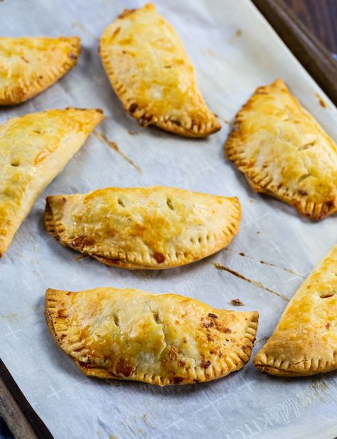 Savory Hand Pies Recipes, Peach Hand Pies, Chicken Hand Pies, Hand Pies Savory, Carrots And Celery, Breakfast Pie, Hand Pie Recipes, Hand Pie, Fruit Stand