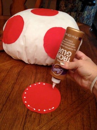 Make A Mushroom Hat, Toad Mario Costume, Diy Mario Kart, Toadette Costume, Mario Costume Diy, Super Mario Bros Costumes, Mario Diy, Mario Kart Costumes, Mario Bros Costume