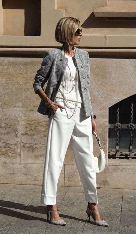 Susi Rejano, Stylish Outfits For Women Over 50, Classic Style Outfits, Old Money Outfits, Over 60 Fashion, Blazer Outfit, 60 Fashion, Classy Work Outfits, Fashion Mistakes