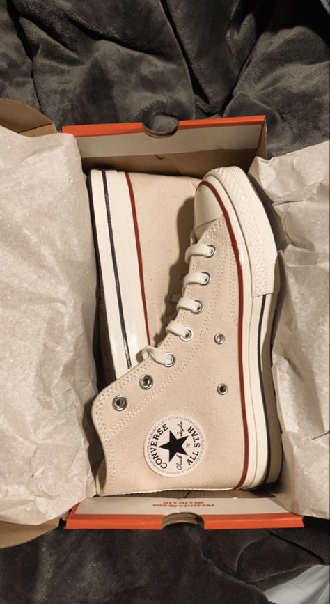 Beige Converse High Tops, Cream High Top Converse, Converse Beige, Beige Converse, 6th Form Outfits, Canvas Converse, Cream Converse, Converse Aesthetic, Color Converse