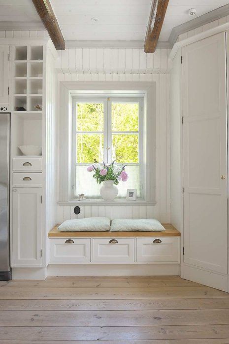 Bay Window Seating Kitchen, Bedroom Window Seat, Window Seating, Kitchen Window Design, Window Seat Kitchen, Bay Window Seat, Corner Seating, Casa Country, Window Benches