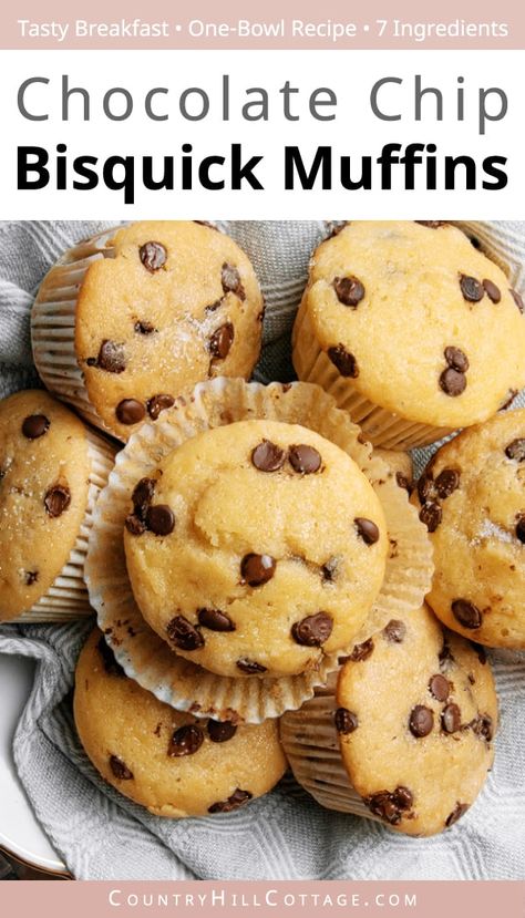 This easy recipe makes the best Bisquick chocolate chip muffins! The no-banana bakery-style muffins are fluffy, tender, deliciously moist, and stuffed full of chocolate chips. They are easy to bake using simple pantry ingredients. The recipe is an easy way to turn Bisquick mix into a delicious breakfast and snack. The muffins are so good served with a glass of milk, coffee, or tea. They are quick to make and melt in your mouth with just the right hit of chocolate. | CountryHillCottage.com Bisquick Mini Muffins, Gf Bisquick Recipes, Bisquick Deserts, Bisquick Muffins Recipes, Bisquick Muffin Recipes, Bisquick Chocolate Chip Muffins, Muffins With Bisquick, Bisquick Banana Muffins, Bisquick Muffins