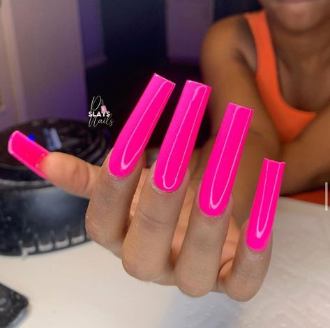 Neon Pink Long Nails, Nav Concert, Hot Pink Long Nails, Heaven Nails, Hot Pink Acrylic Nails, Long Red Nails, Gel Toe Nails, Long Acrylic Nail Designs, Swarovski Nails