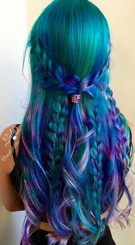 Green purple dyed hair color inspiration Trend Hairstyles, Vivid Hair, Underneath Hair, Dyed Hair Pastel, Violet Hair, Bright Hair, Hair Color Blue, Pastel Hair, Hair Dye Colors