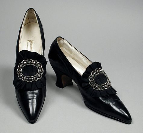 1914-1917, America - Pair of Woman's Pumps by Laird, Schober & Co. - Kid leather, leather, grosgrain ribbon 1910s Shoes, Pennsylvania Philadelphia, Edwardian Shoes, Historical Shoes, Shoes Ads, Black Patent Leather Pumps, Philadelphia Pennsylvania, Shoe Company, Edwardian Fashion