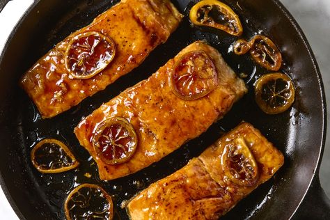 Once I Started Cooking Salmon Like This, I've Never Made It Another Way Salmon Glaze Recipes, Salmon Soy Sauce, Salmon Potato, Lemon Salmon, Lunch Appetizers, Best Cookbooks, Food Content, Glazed Salmon, Cooking Salmon