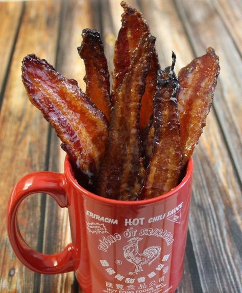 Sriracha-Candied Bacon Bacon Dessert Recipes, Sriracha Bacon, Cowboy Cooking, Candied Bacon Recipe, Bacon Wrapped Appetizers, Bacon Day, Best Bacon, Candied Bacon, Man Food